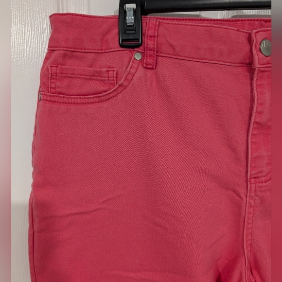 D. Jeans Coral Pink Capri Pant in Size 18W - Picture 2 of 11